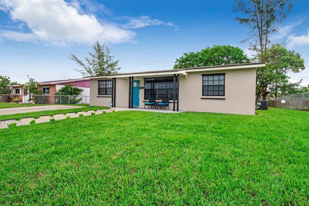 Modern Getaway Near The Beach With Room For A Boat West Palm Beach Eksteriør bilde