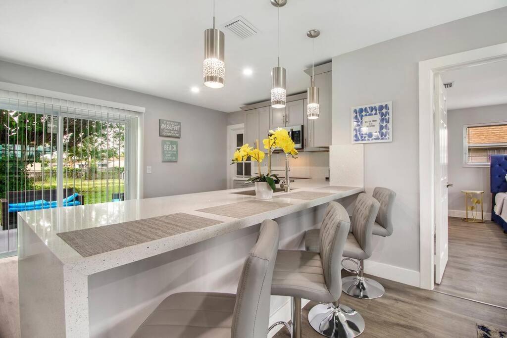 Modern Getaway Near The Beach With Room For A Boat West Palm Beach Eksteriør bilde