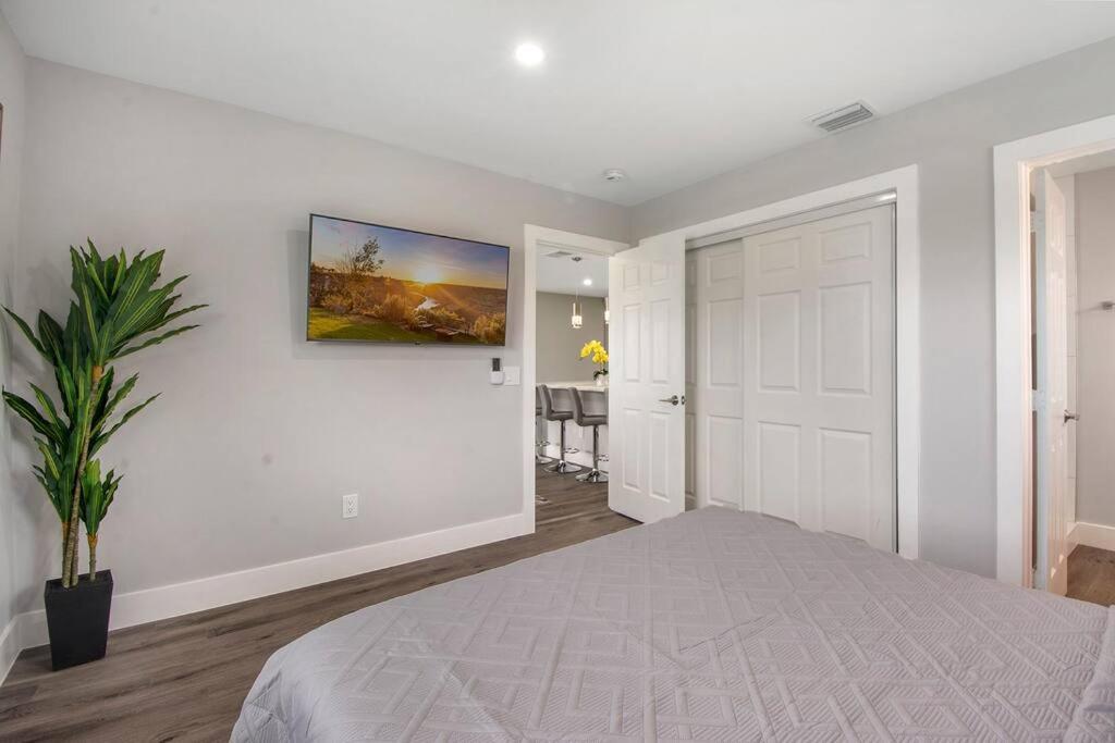Modern Getaway Near The Beach With Room For A Boat West Palm Beach Eksteriør bilde
