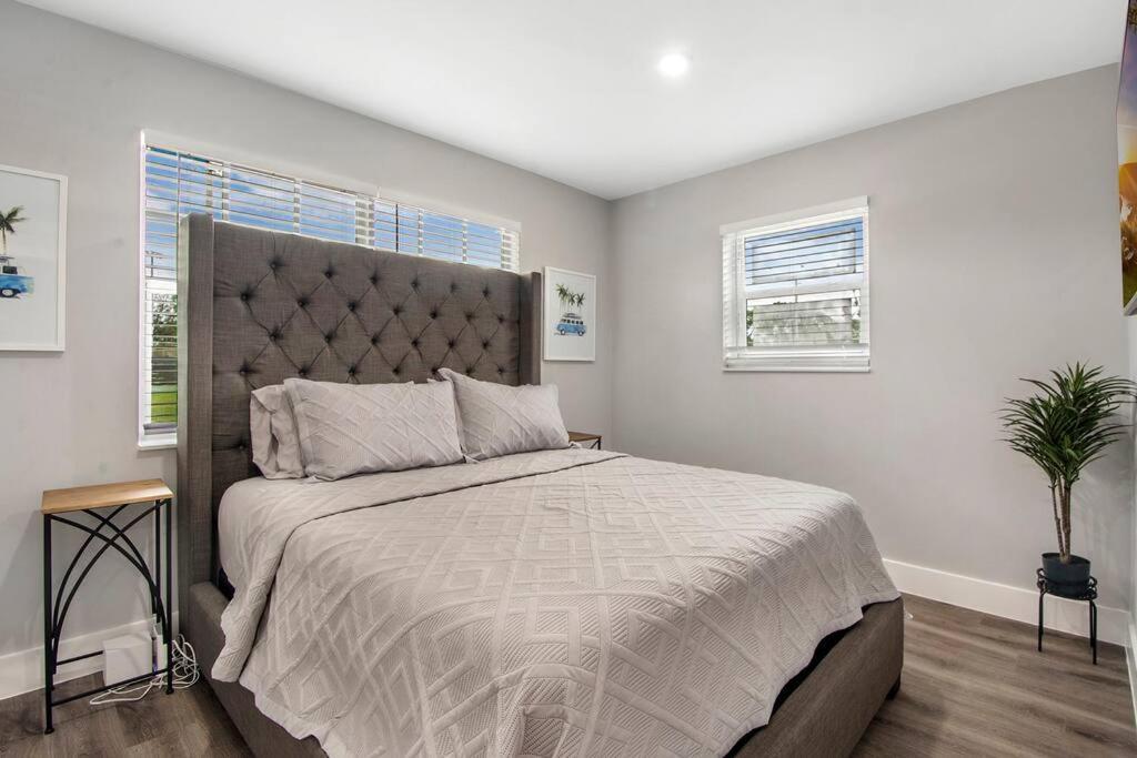 Modern Getaway Near The Beach With Room For A Boat West Palm Beach Eksteriør bilde