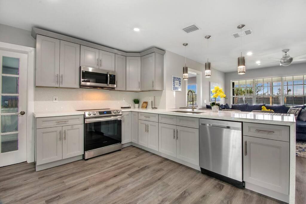 Modern Getaway Near The Beach With Room For A Boat West Palm Beach Eksteriør bilde