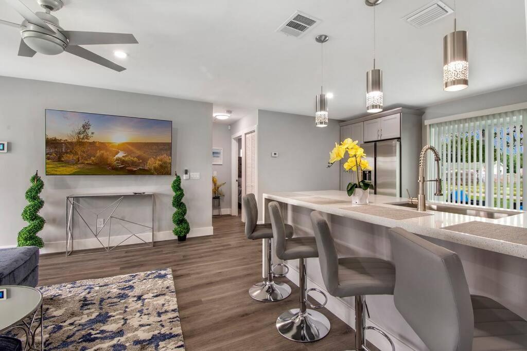 Modern Getaway Near The Beach With Room For A Boat West Palm Beach Eksteriør bilde
